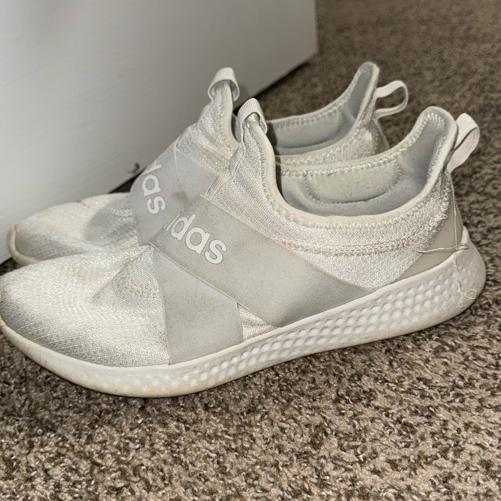 Adidas tennis shoes size 9.5